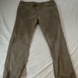 Men’s Wrangler Jeans